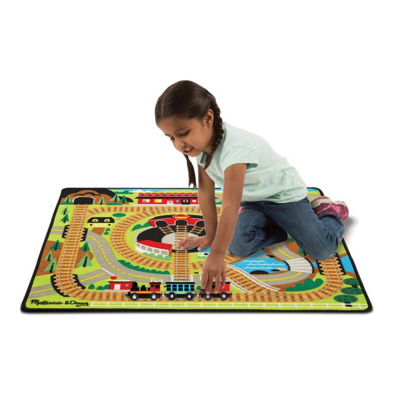 Treinsporen Speelkleed Melissa & Doug Meisje Op Speelkleed In Wit Shirt Meli-19554 1024X1024